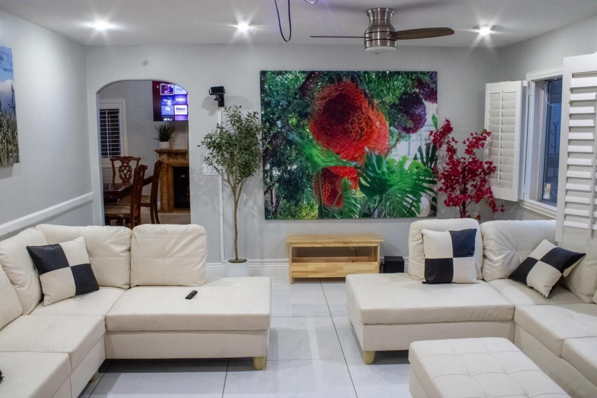 Holiday home Heated Salt Pool, Bbq, Movie Projector, Stereo, Billiards Table, Arcade Game, Darts - Stone Sanctuary Nw At Childrens Memorial Park, Pool Heat Optional Las Vegas
