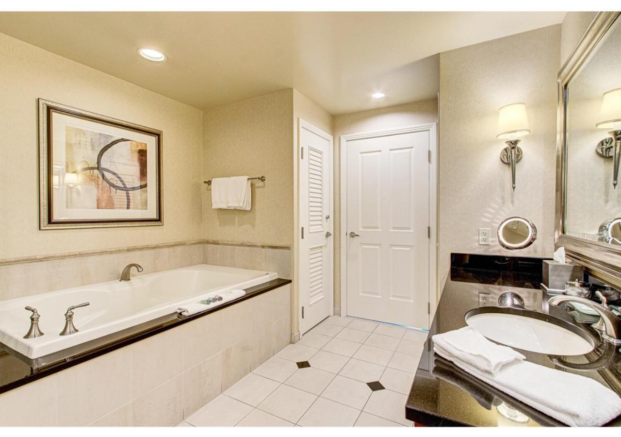 Mgm Signature Floor 1 Bedroom 2 Ba Penthouse With Balcony, Strip And Sphere Views