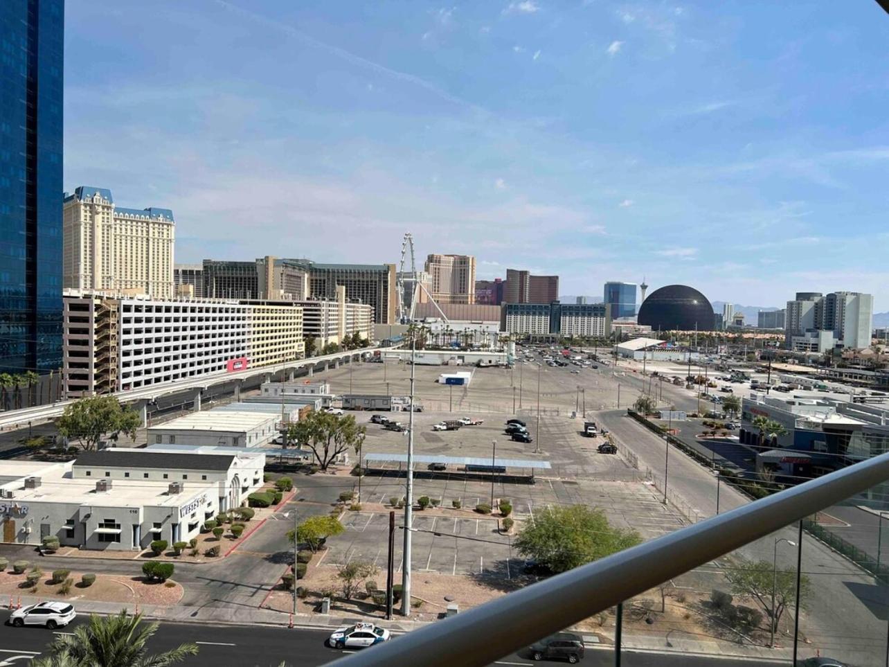 Holiday home Mgm Balcony Strip Sphere And F1 Race Views *