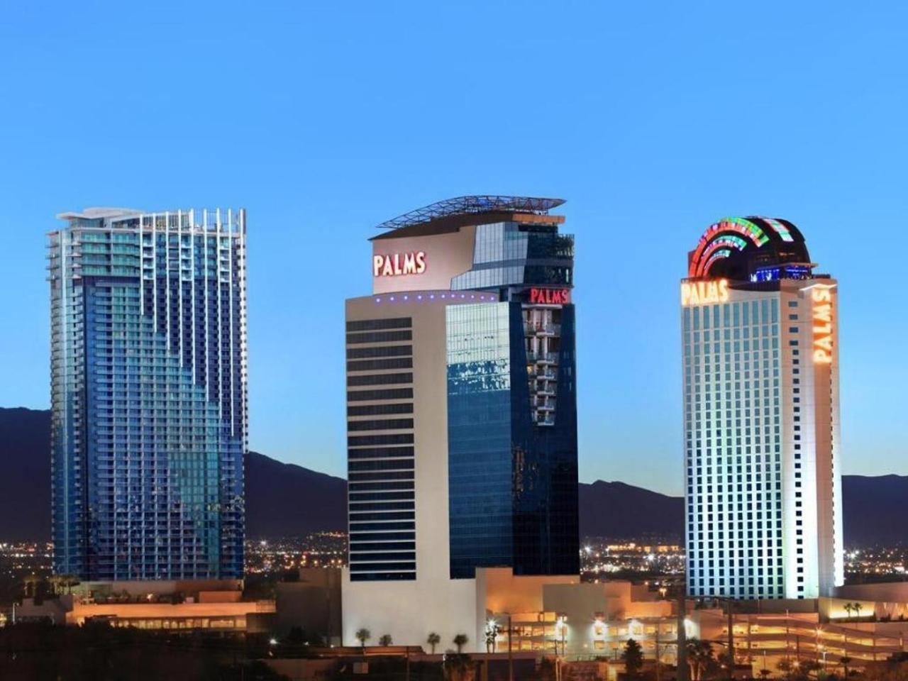 Strip Views Balcony No Fee