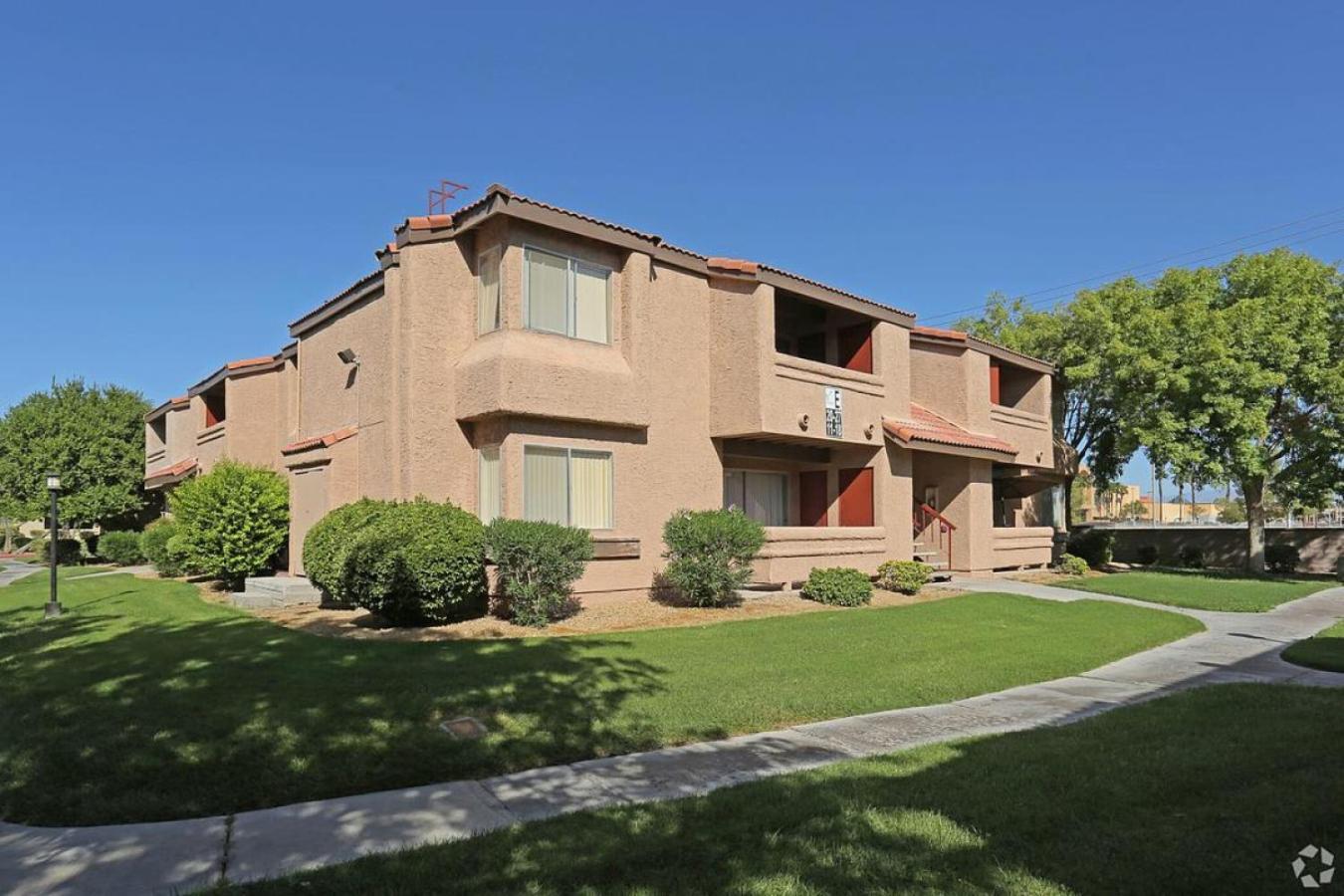Landing At Valencia - 2 Bedrooms In Paradise Apartment