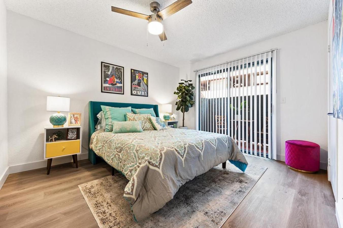 Landing At Valencia - 2 Bedrooms In Paradise Apartment