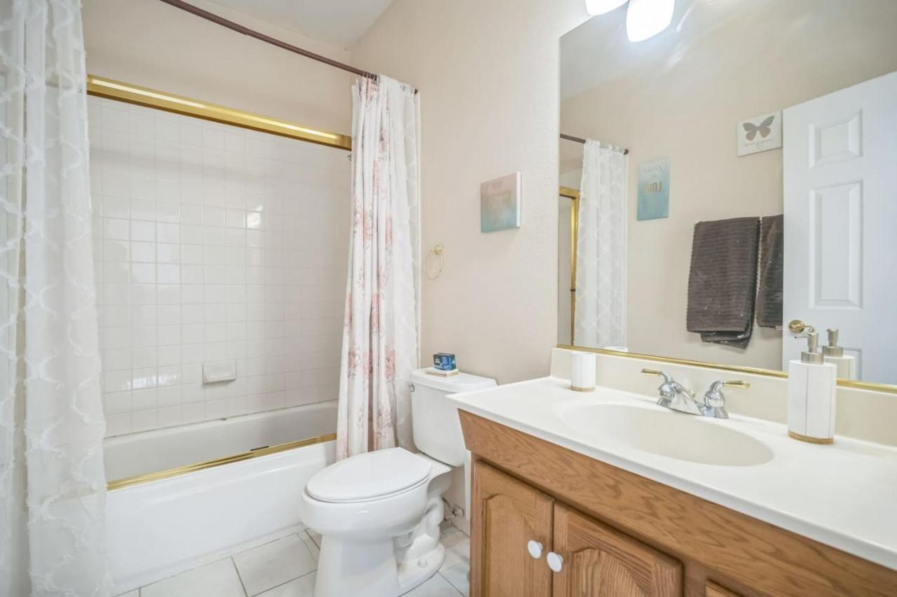 466 Massive 5 Bedroom Close To The Strip *