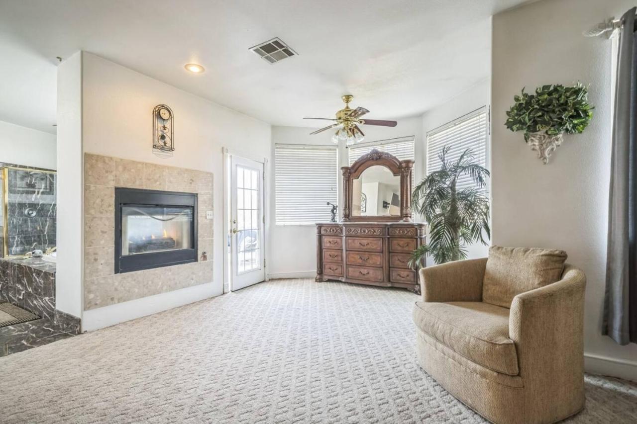 466 Massive 5 Bedroom Close To The Strip