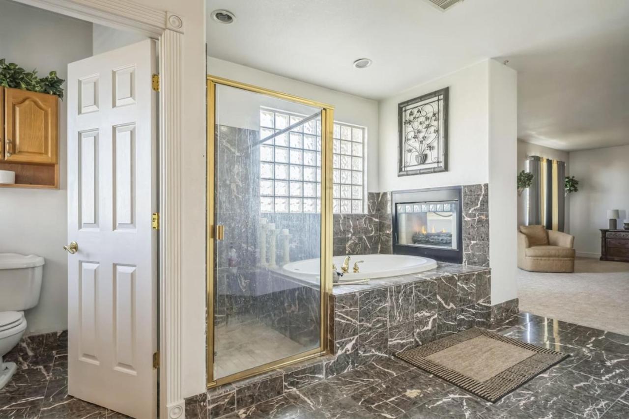 466 Massive 5 Bedroom Close To The Strip Las Vegas