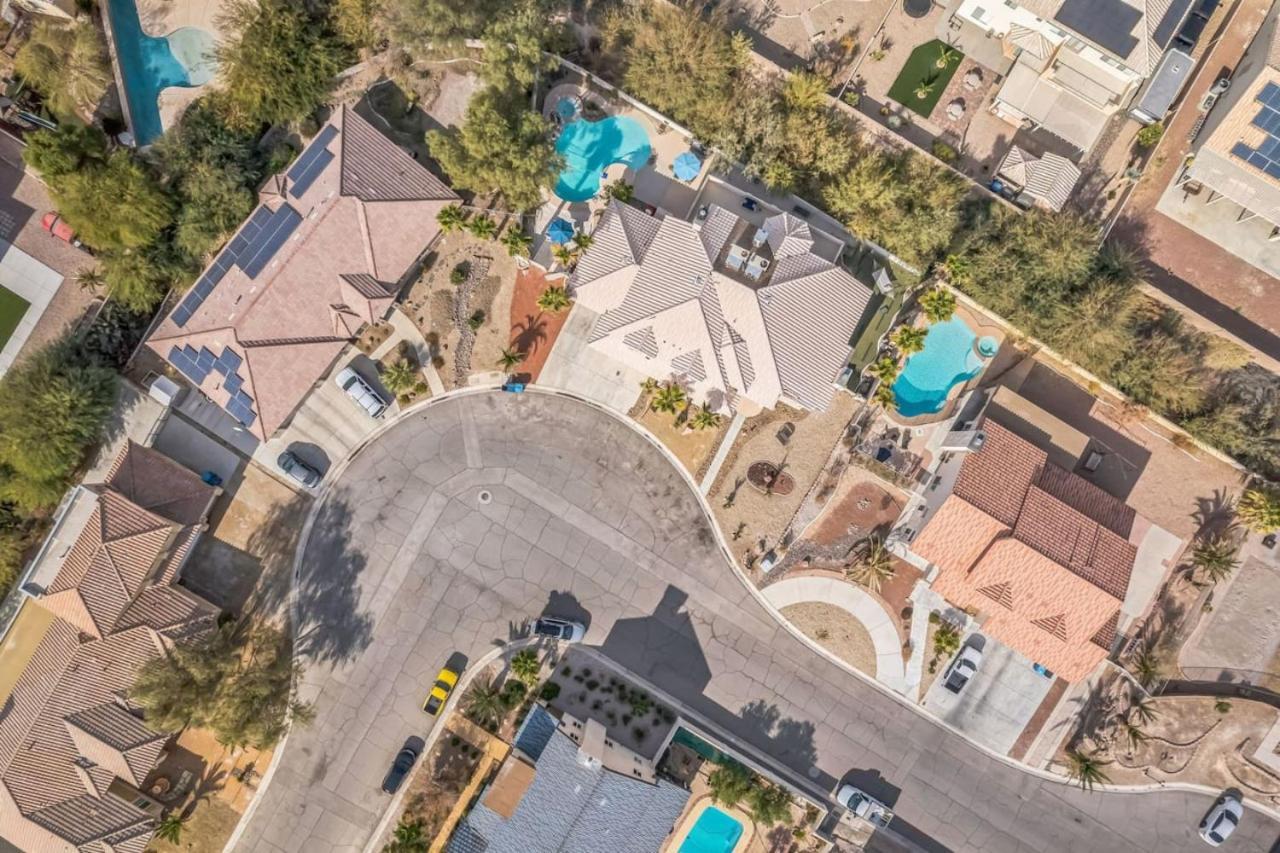 466 Massive 5 Bedroom Close To The Strip Holiday home Las Vegas