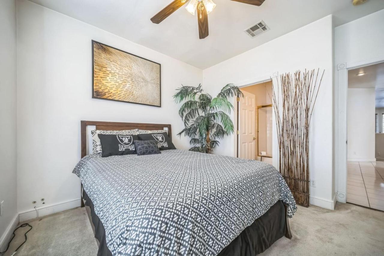 466 Massive 5 Bedroom Close To The Strip Holiday home