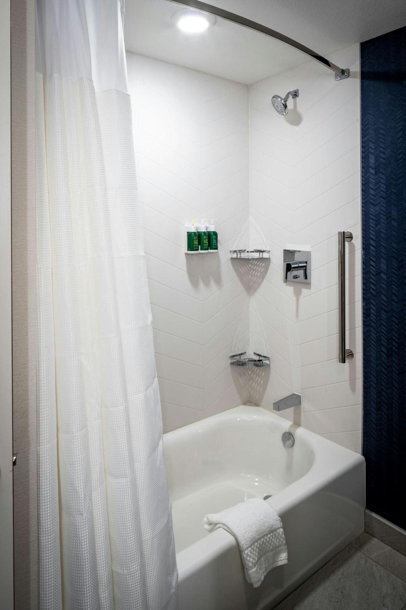 Hotel Fairfield & Vegas Northwest 3*