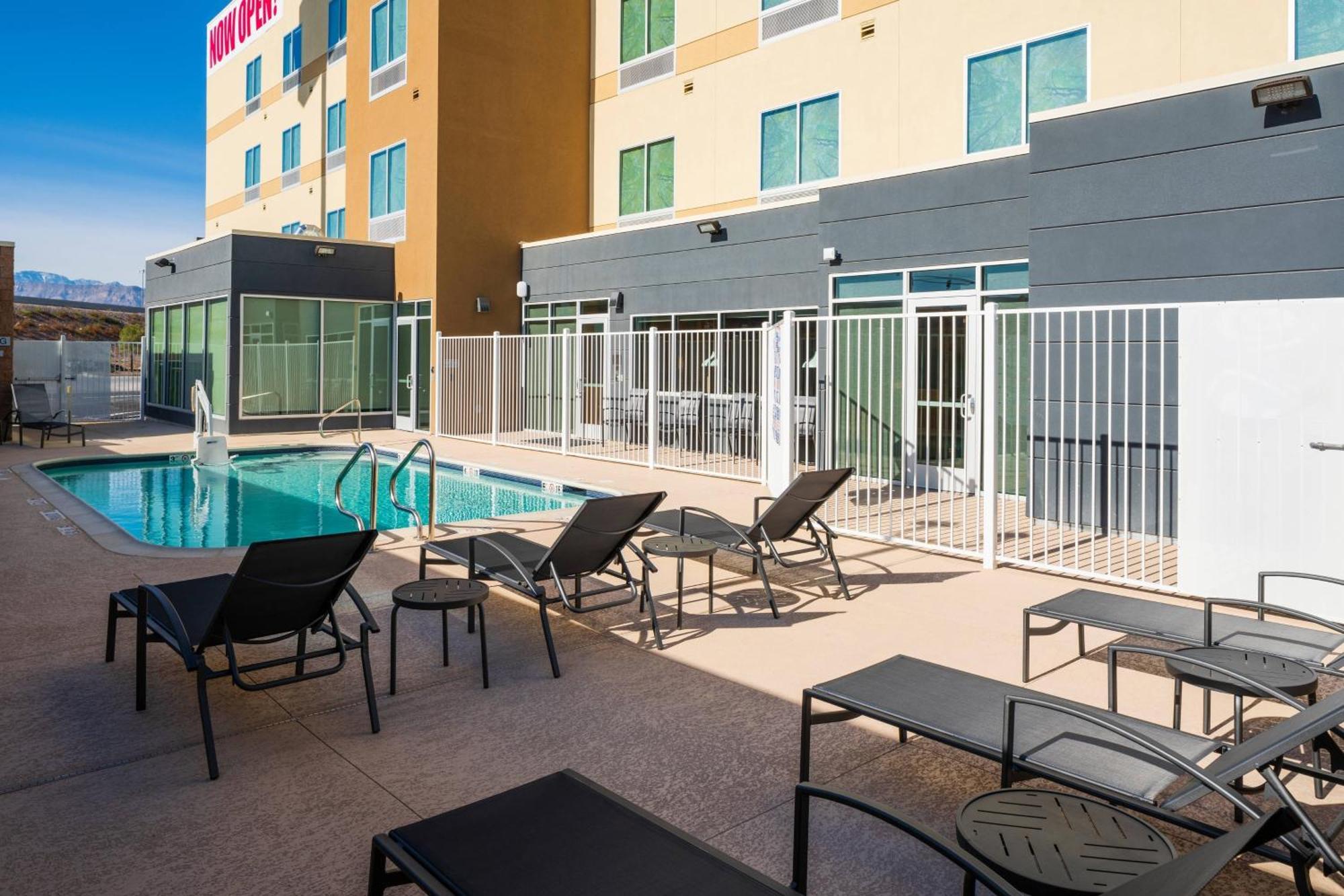 Hotel Fairfield & Vegas Northwest 3*