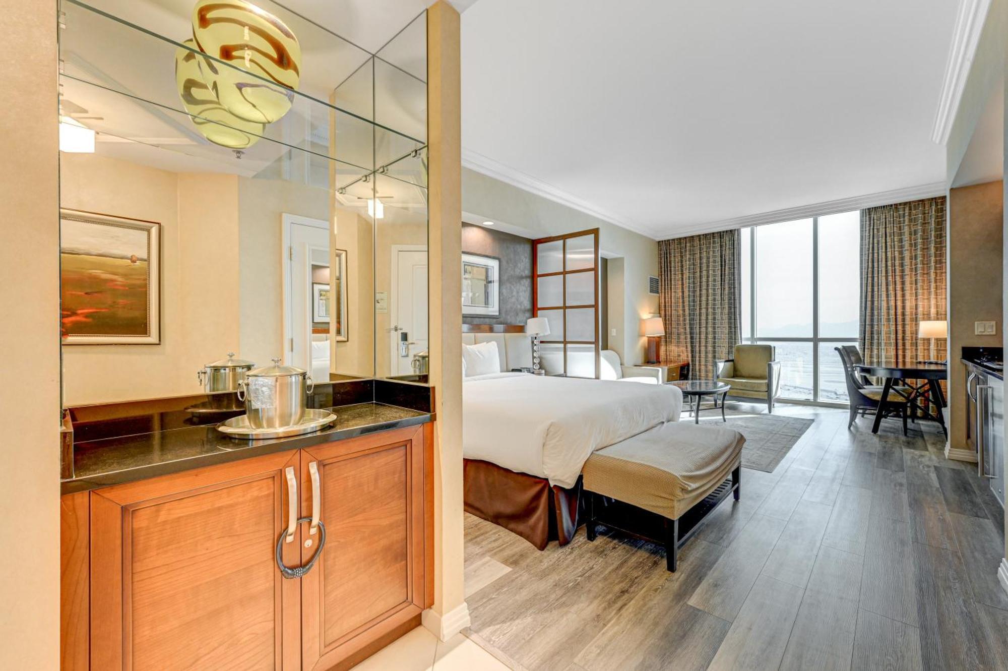 Penthouse Mgm Signature Vegas No Fees, 1 Vehicle Free Valet *