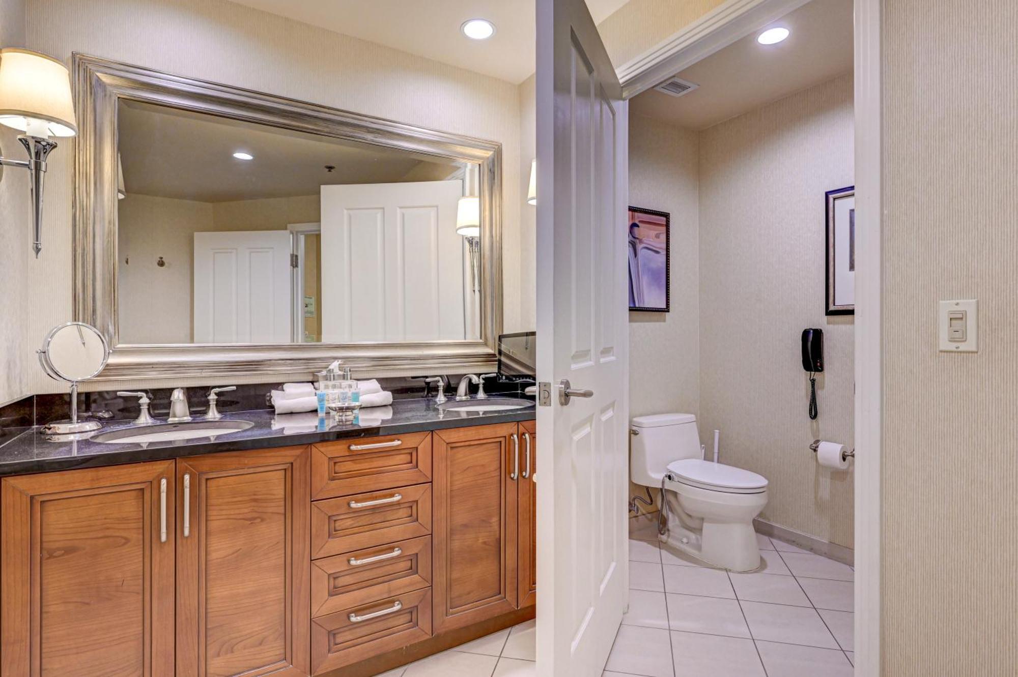 Penthouse Mgm Signature Vegas No Fees, 1 Vehicle Free Valet Las Vegas