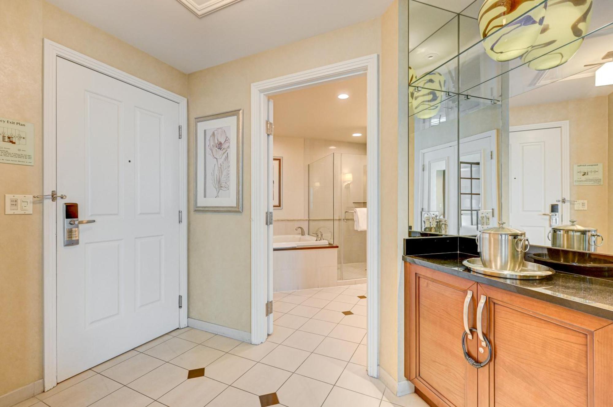 Penthouse Mgm Signature Vegas No Fees, 1 Vehicle Free Valet Aparthotel Las Vegas