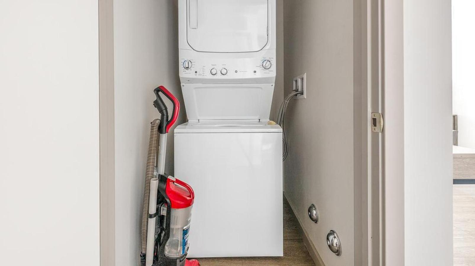 Landing At Vestra At Uncommons - 2 Bedrooms In Spring Valley Apartment *