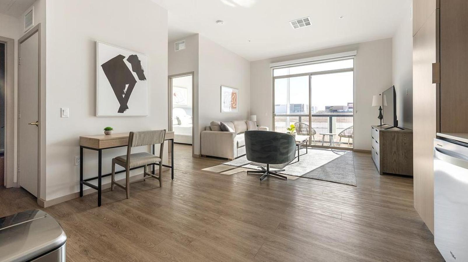 Landing At Vestra At Uncommons - 2 Bedrooms In Spring Valley Apartment Las Vegas