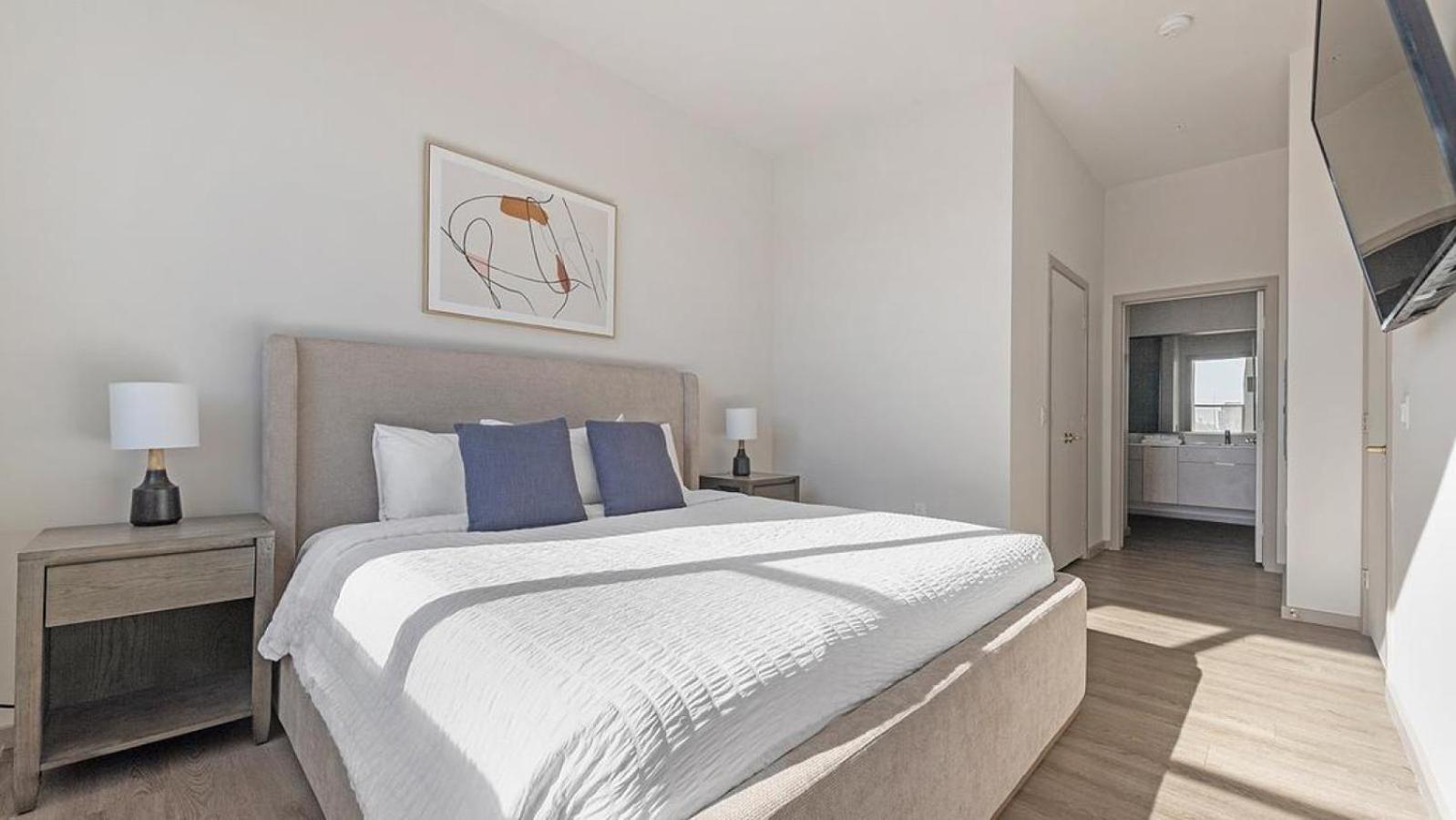 Landing At Vestra At Uncommons - 2 Bedrooms In Spring Valley