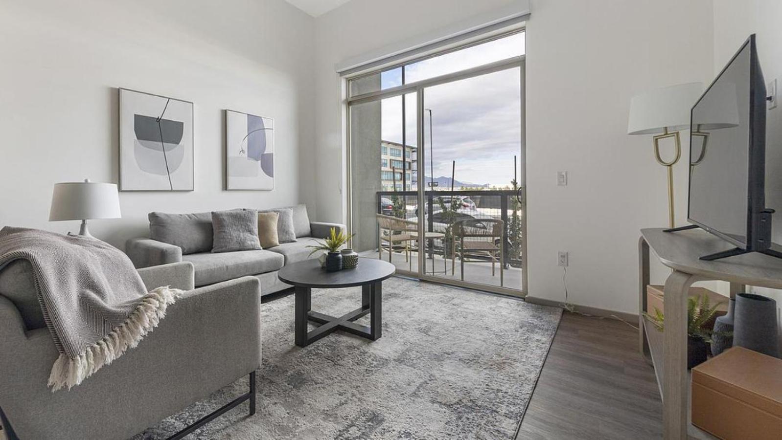 Landing At Vestra At Uncommons - 1 Bedroom In Spring Valley Apartment