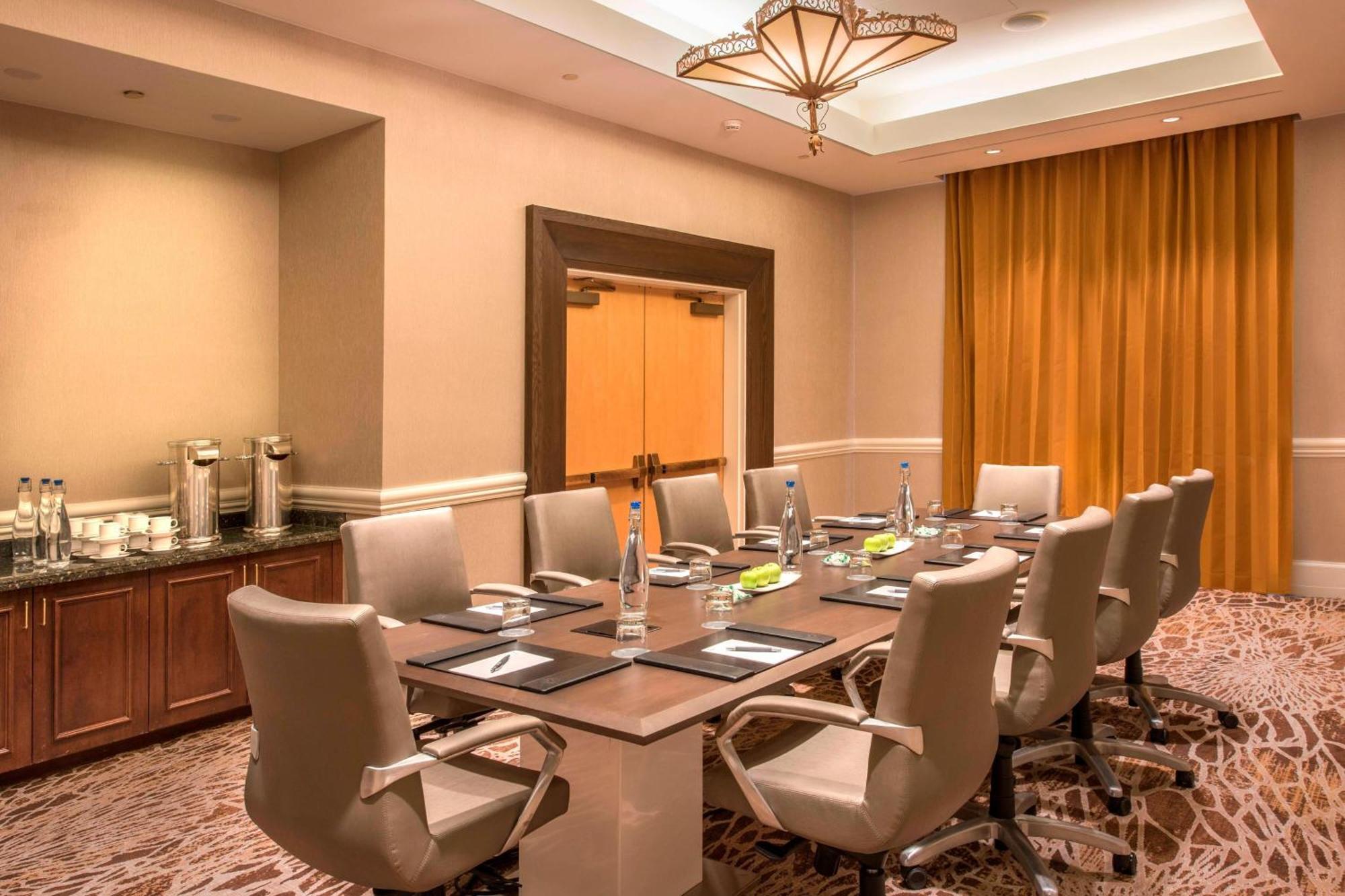 The Westin Vegas & 4* Las Vegas