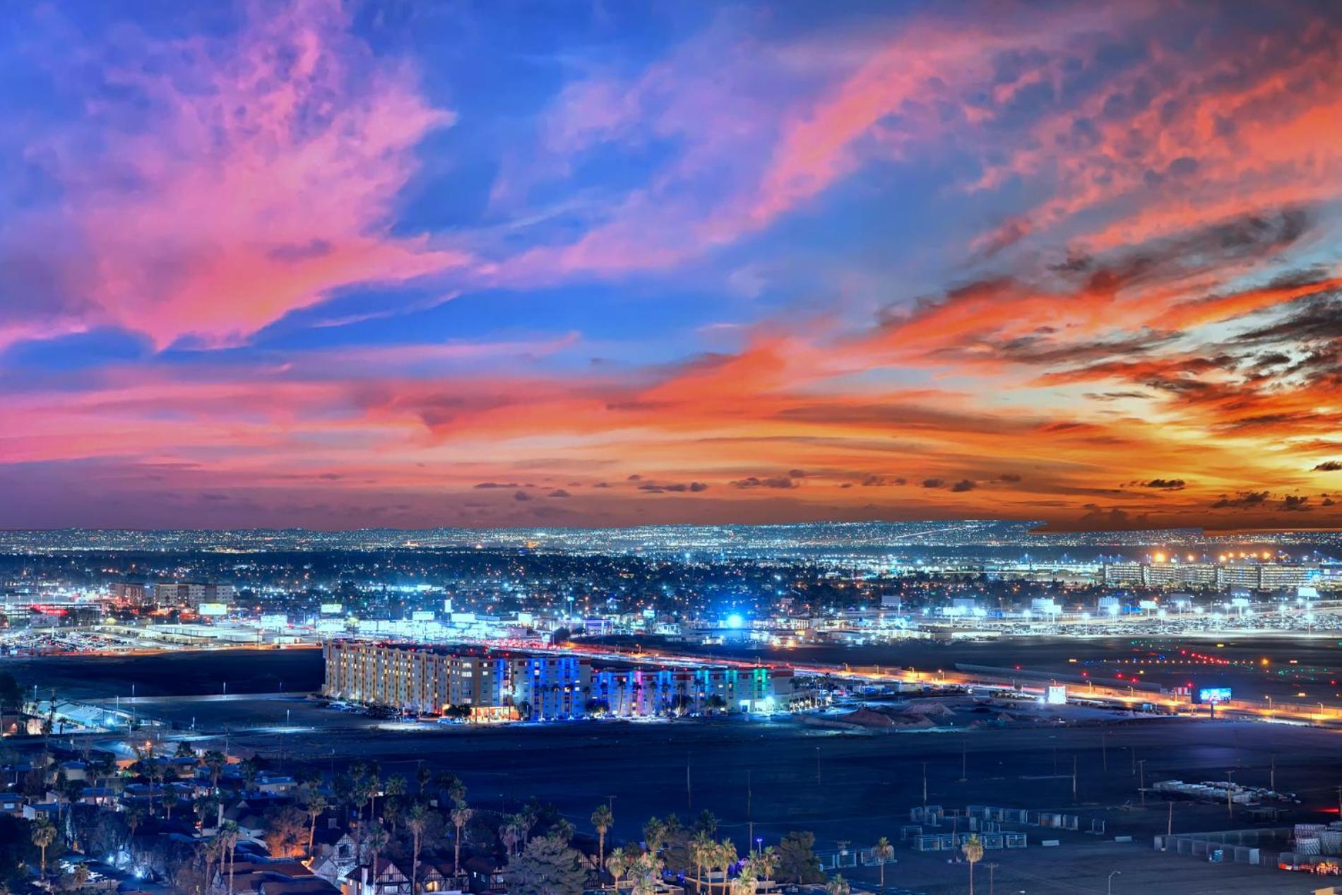 Kintsugi Retreat-condo-stripview-no Fee * Las Vegas