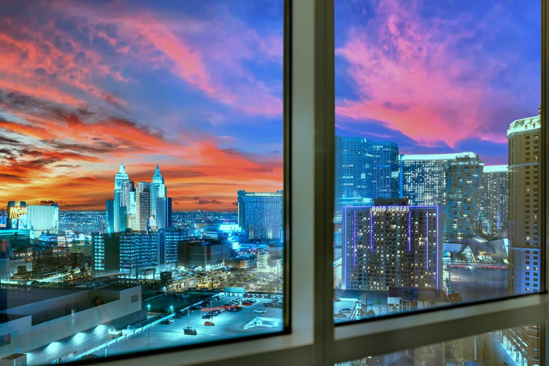 Hotel Kintsugi Retreat-condo-stripview-no Fee Las Vegas