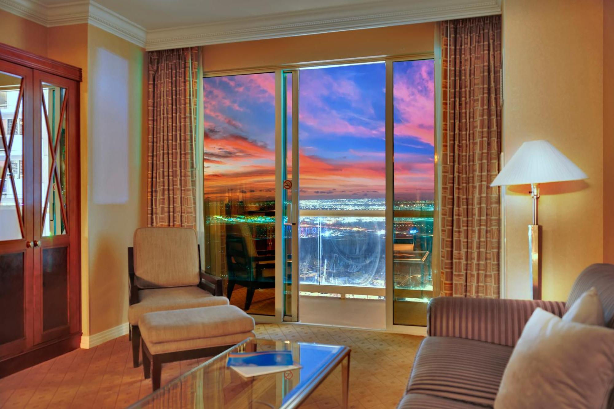 Kintsugi Retreat-condo-stripview-no Fee Hotel