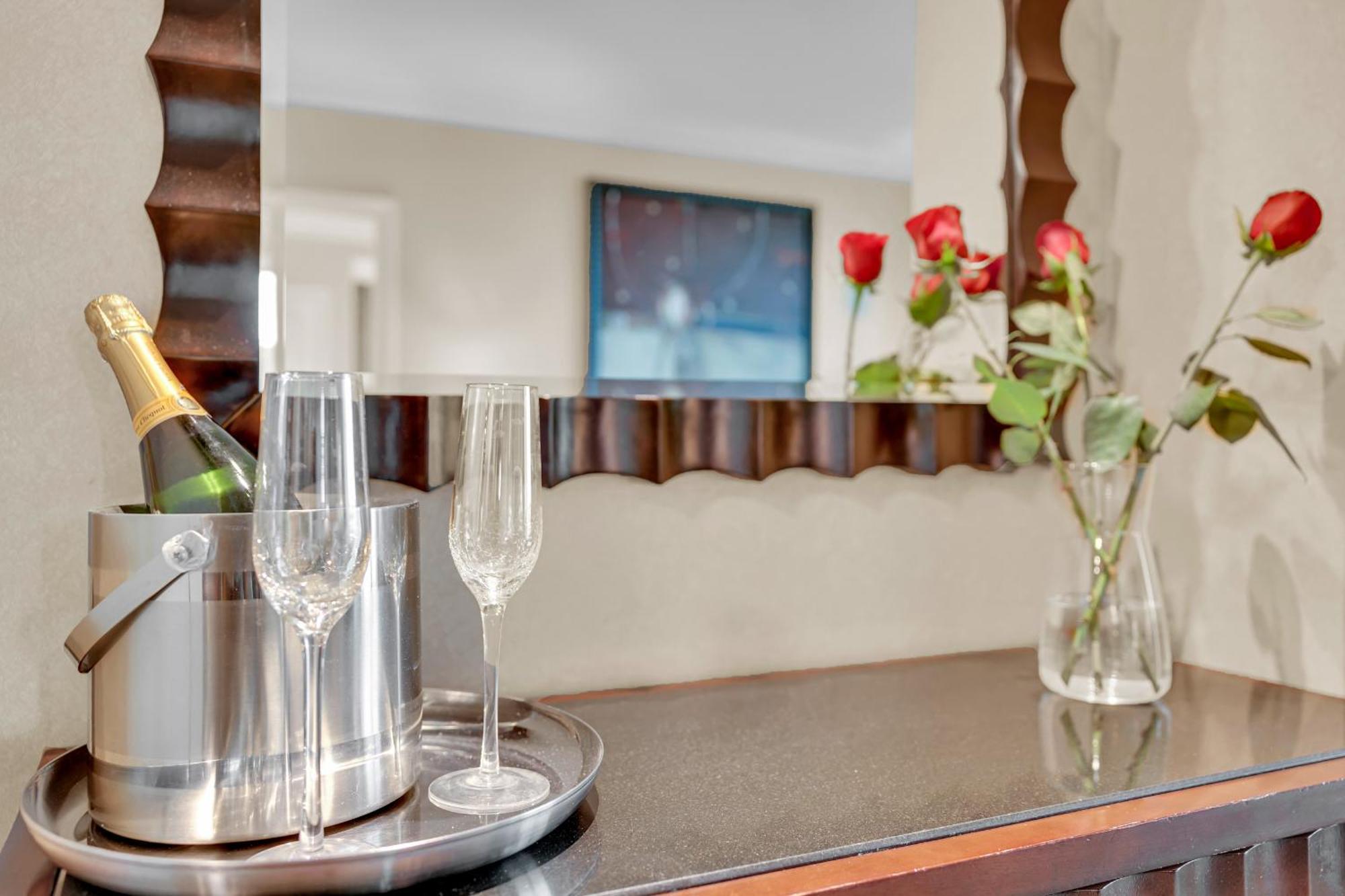 Hotel Kintsugi Retreat-condo-stripview-no Fee Las Vegas