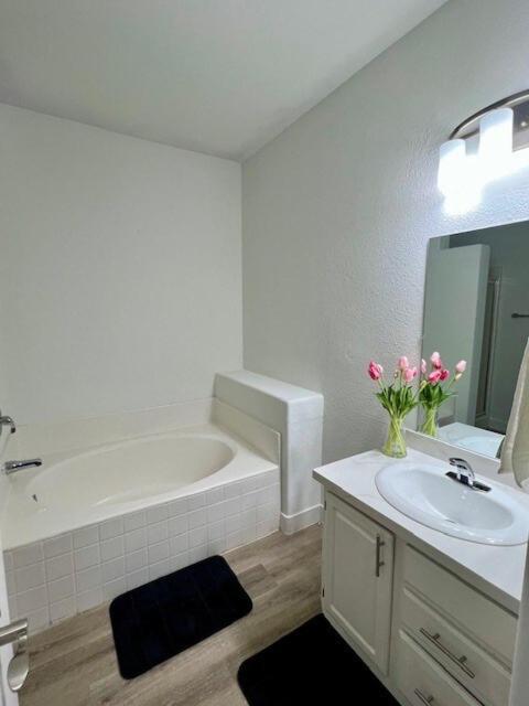 Newly Upgraded 2bed 2bath Condo! *