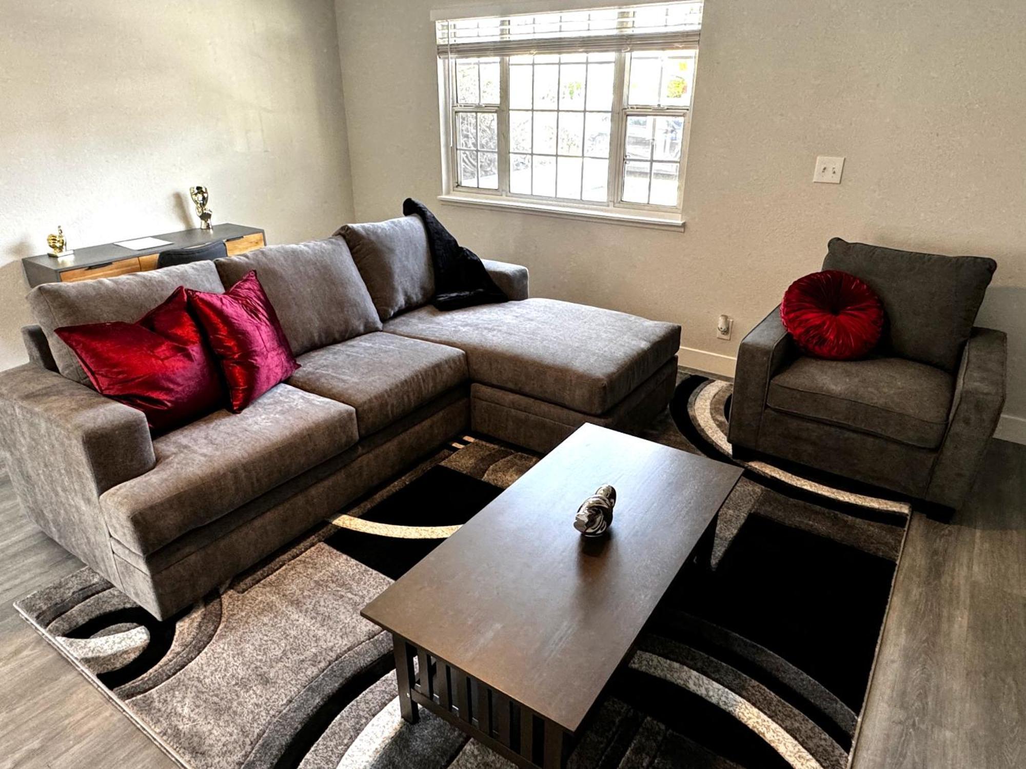 Downtown Walk Everywhere Turnkey Mid-century Fully Furnished & Renovated! Apartment Las Vegas