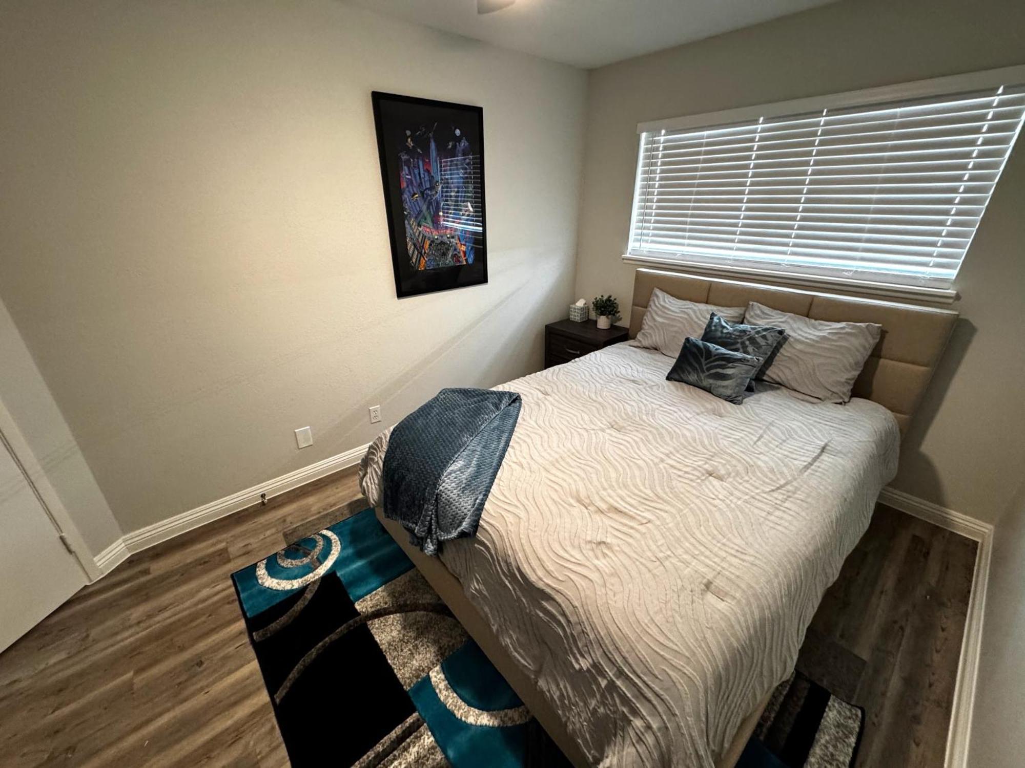 Downtown Walk Everywhere Turnkey Mid-century Fully Furnished & Renovated! Apartment *