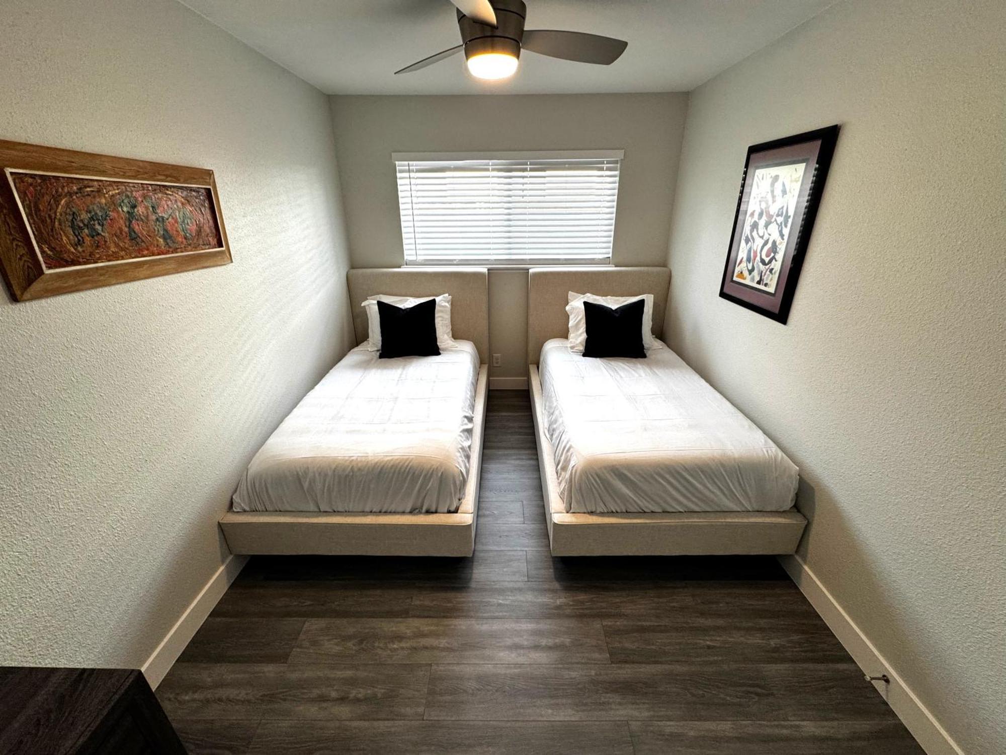 Apartment Downtown Walk Everywhere Turnkey Mid-century Fully Furnished & Renovated! *