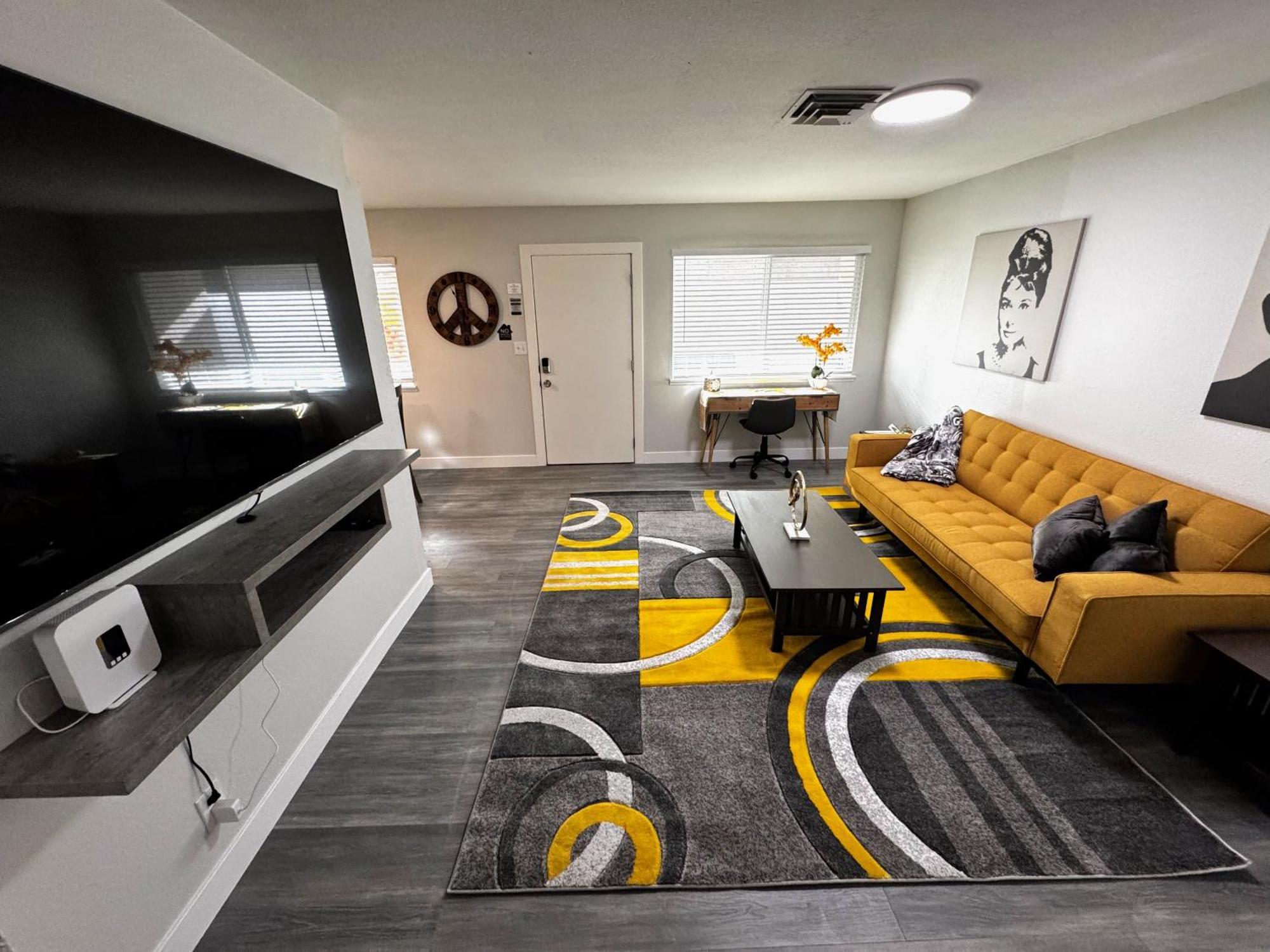 Downtown Walk Everywhere Turnkey Mid-century Fully Furnished & Renovated! * Las Vegas