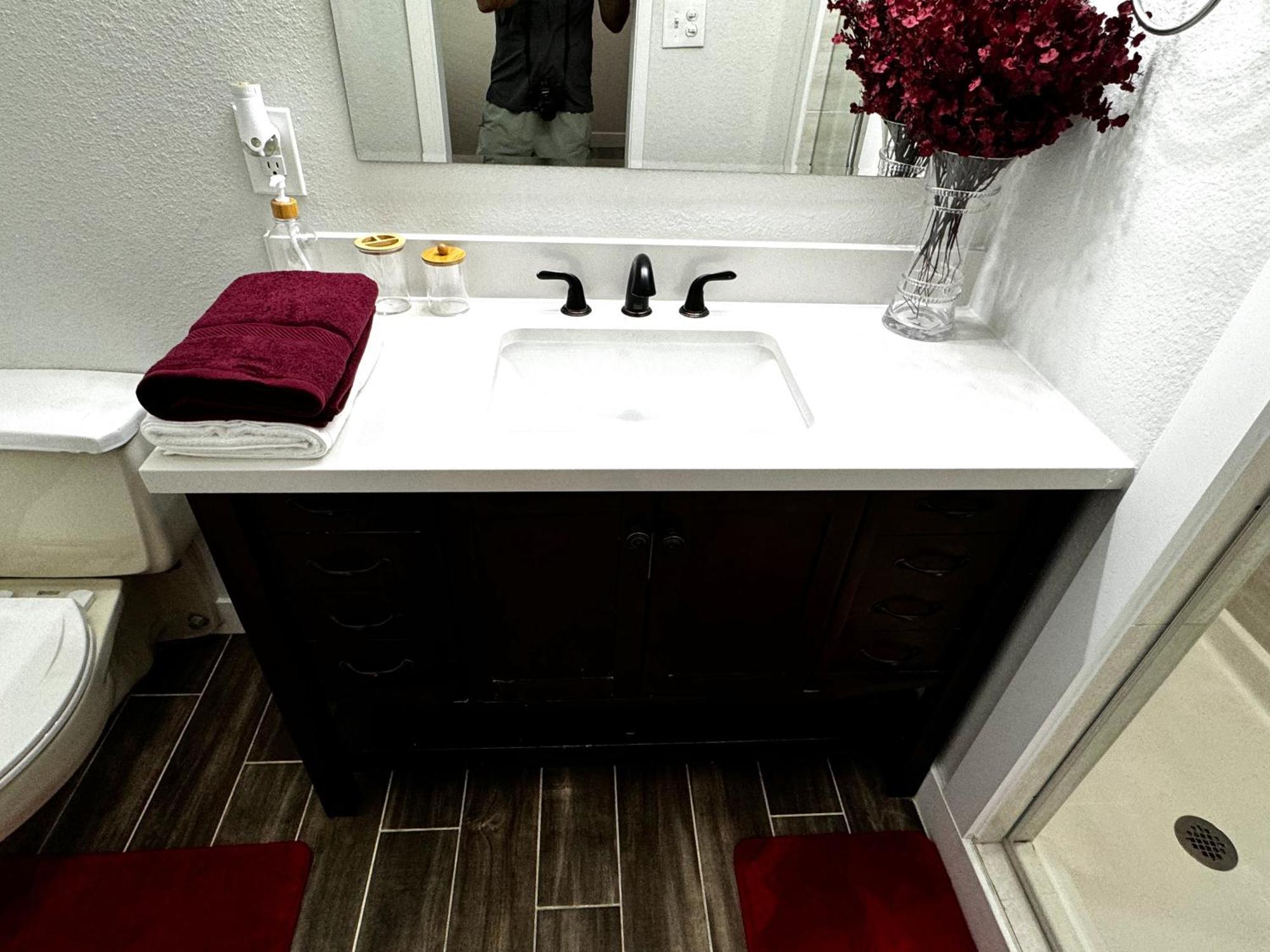 Downtown Walk Everywhere Turnkey Mid-century Fully Furnished & Renovated! Apartment *
