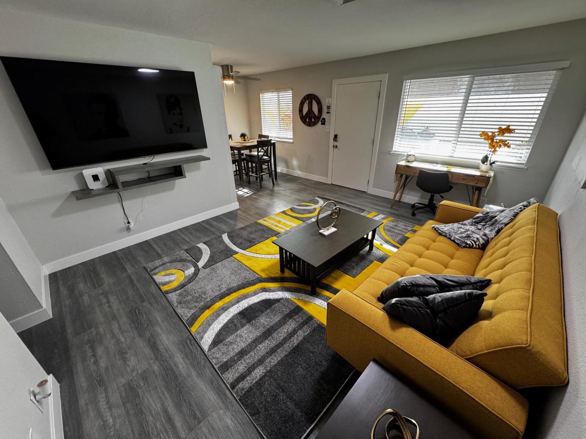 Downtown Walk Everywhere Turnkey Mid-century Fully Furnished & Renovated! *