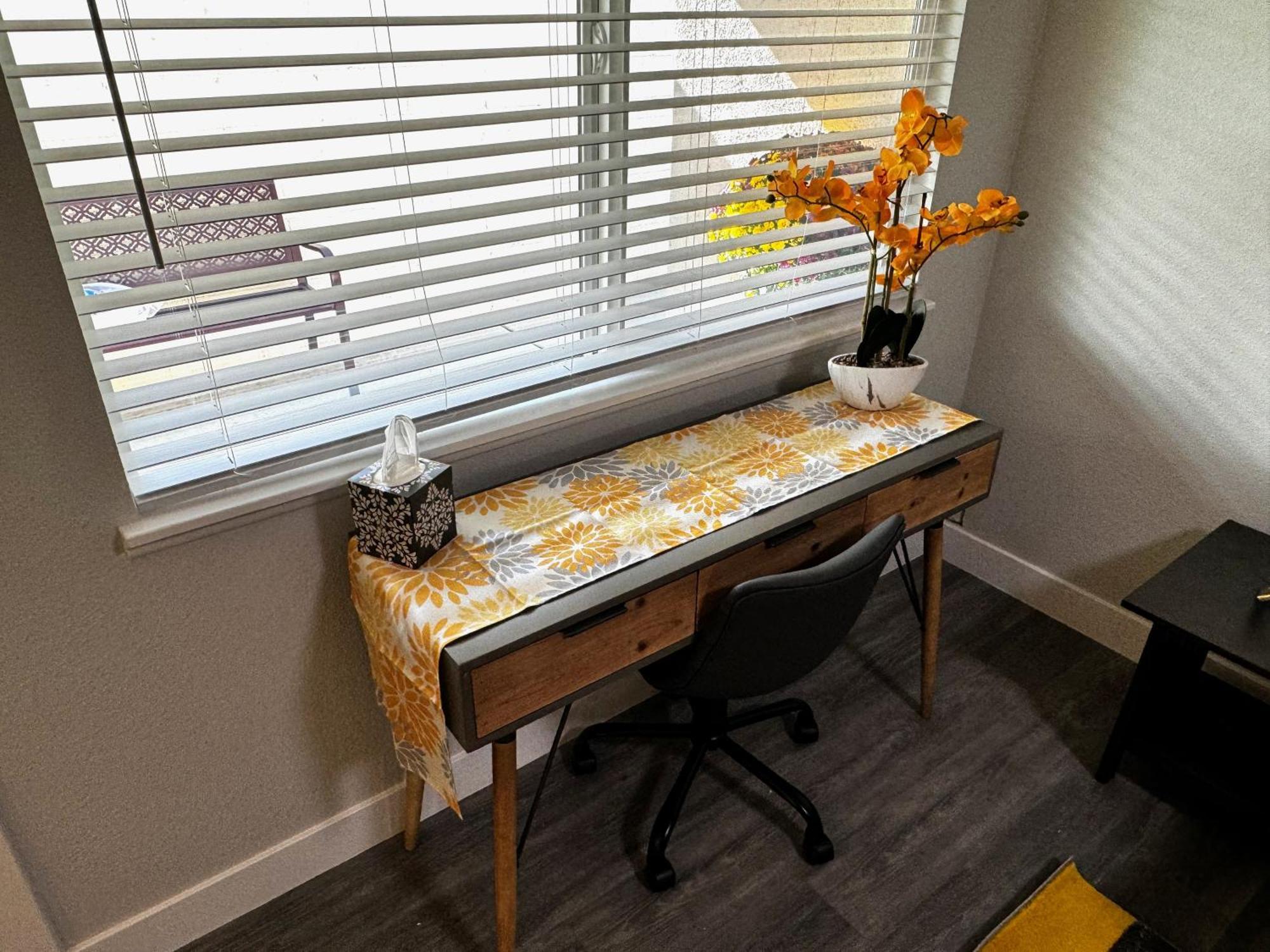 Downtown Walk Everywhere Turnkey Mid-century Fully Furnished & Renovated! Apartment Las Vegas