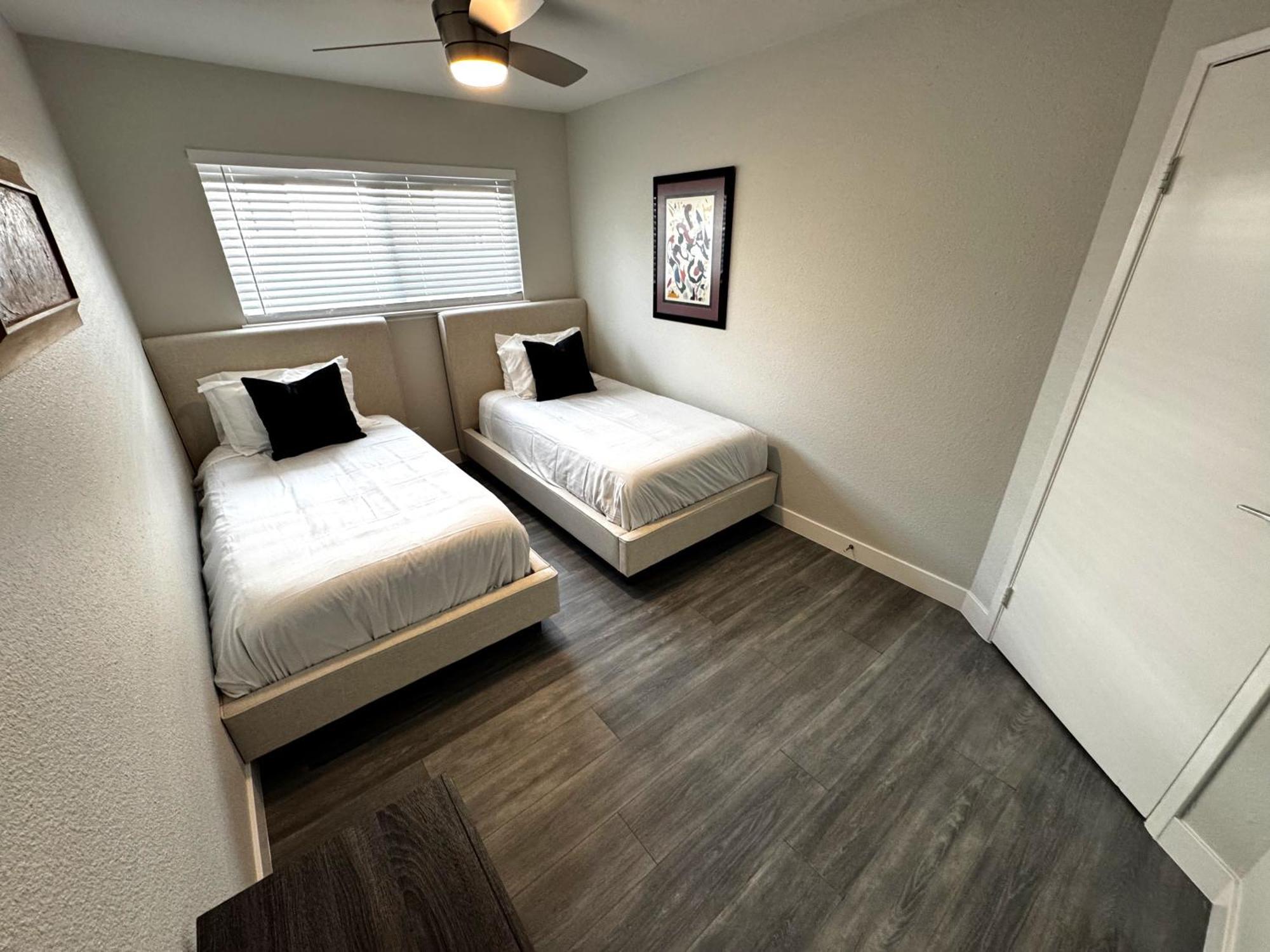 Downtown Walk Everywhere Turnkey Mid-century Fully Furnished & Renovated! *