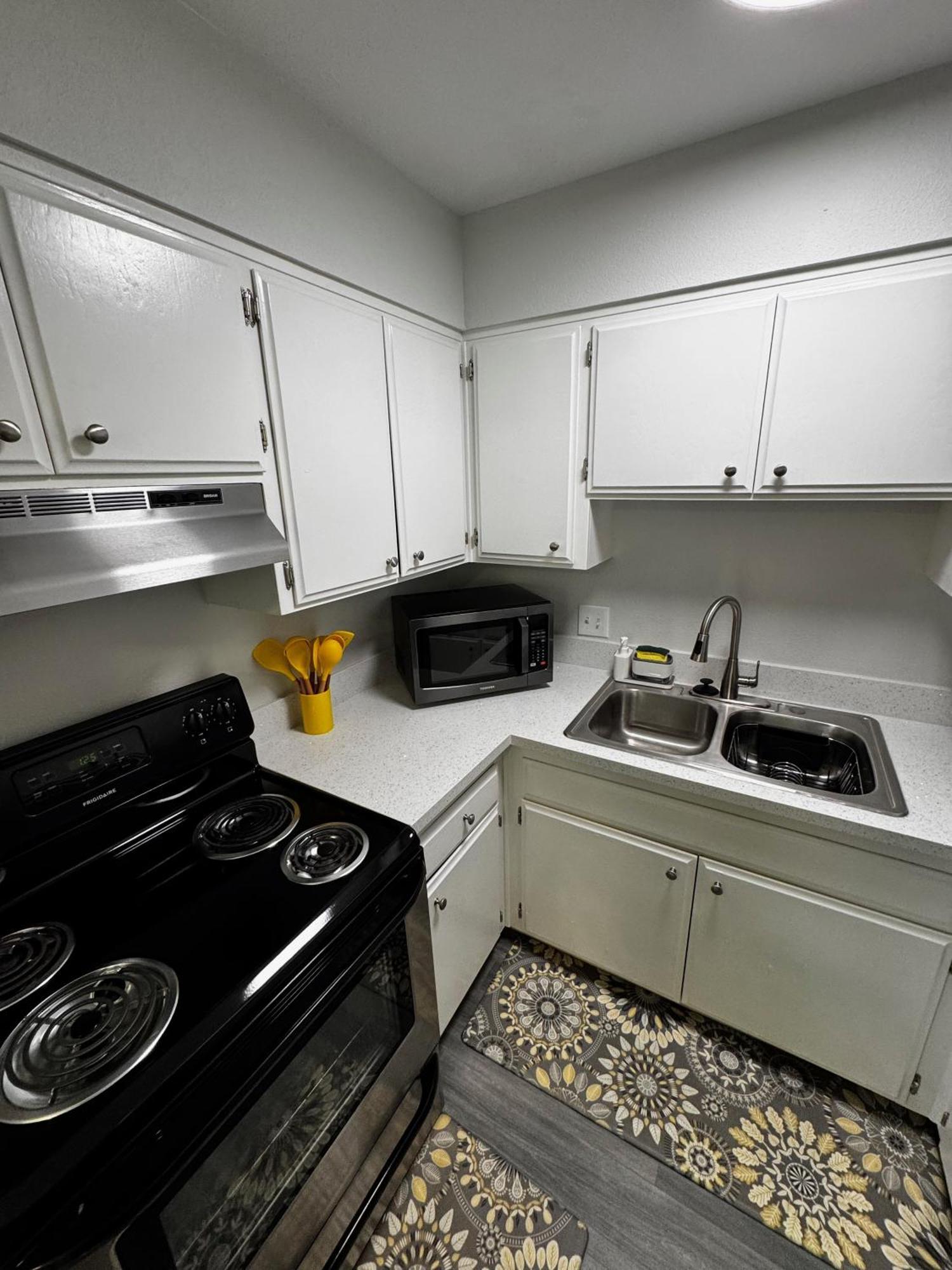 Downtown Walk Everywhere Turnkey Mid-century Fully Furnished & Renovated! Las Vegas