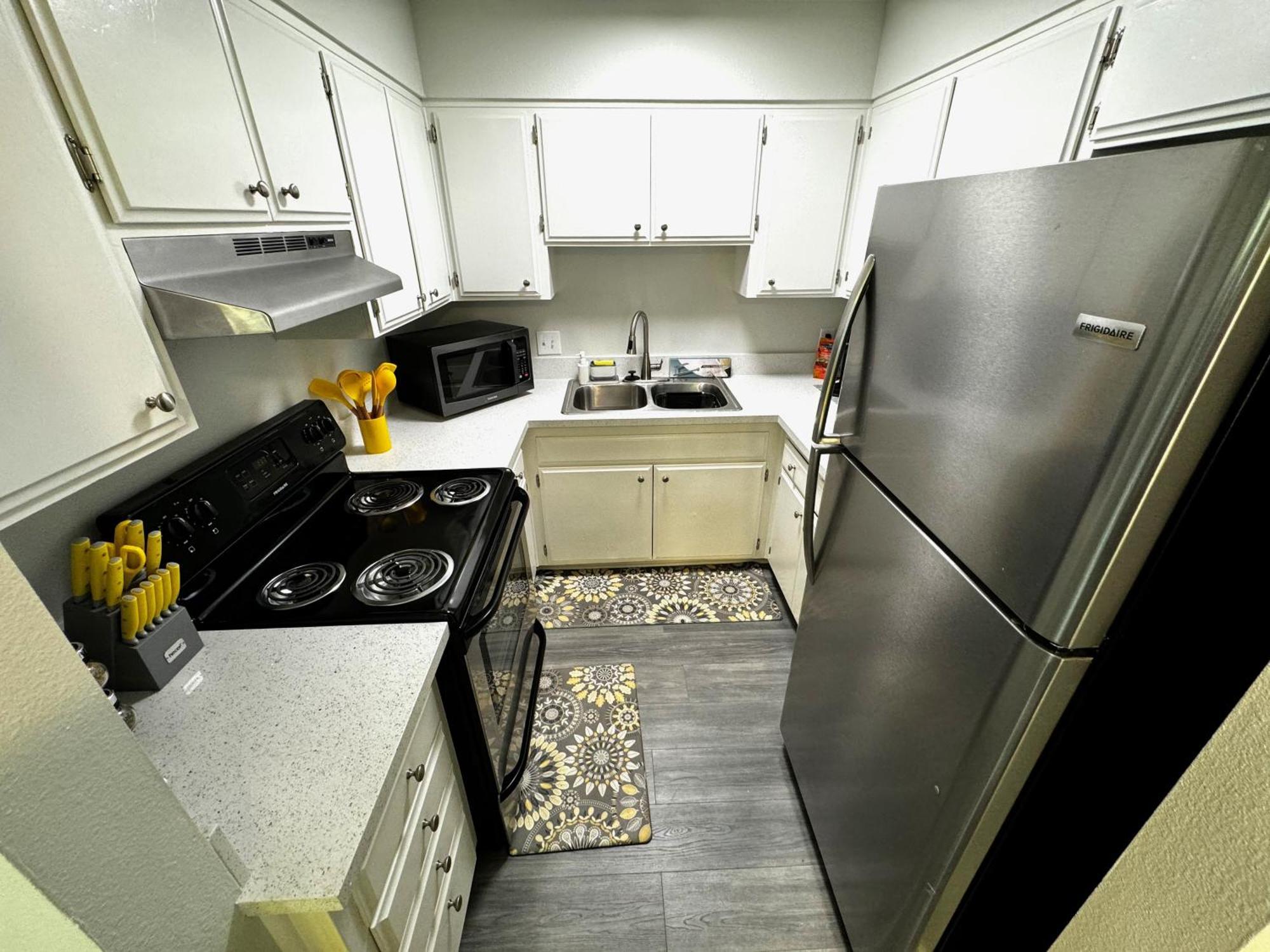 Apartment Downtown Walk Everywhere Turnkey Mid-century Fully Furnished & Renovated! Las Vegas