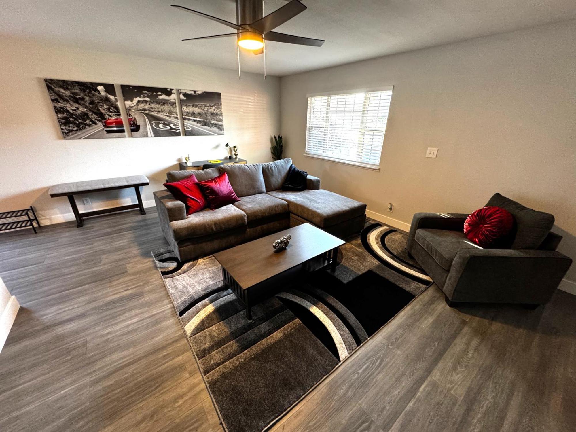 Downtown Walk Everywhere Turnkey Mid-century Fully Furnished & Renovated! Apartment *