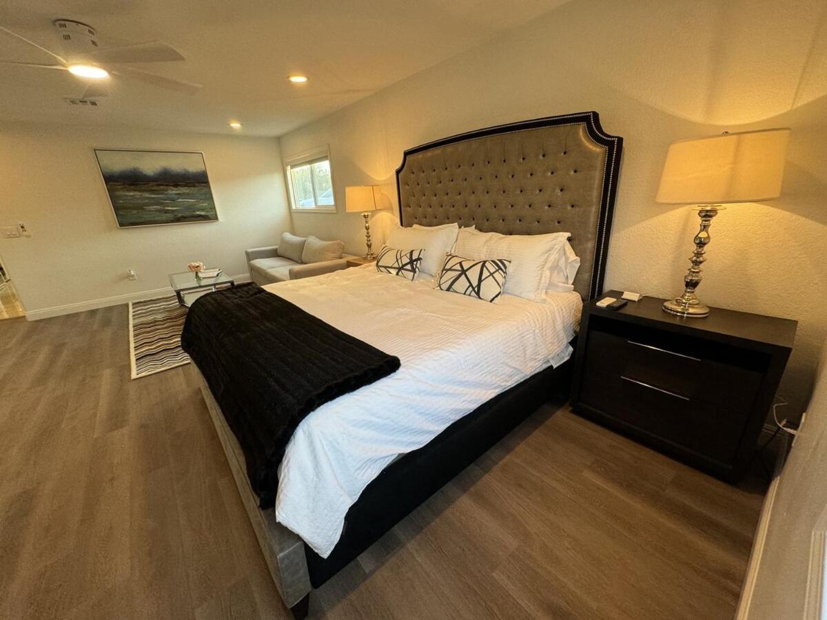 Modern Hip Oasis Near Vegas Strip * Las Vegas