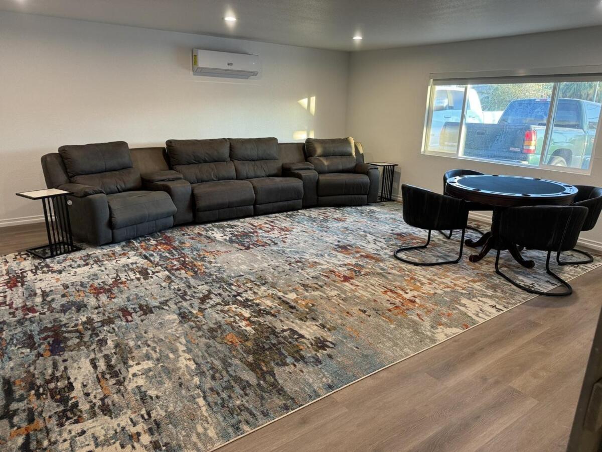 Holiday home Modern Hip Oasis Near Vegas Strip