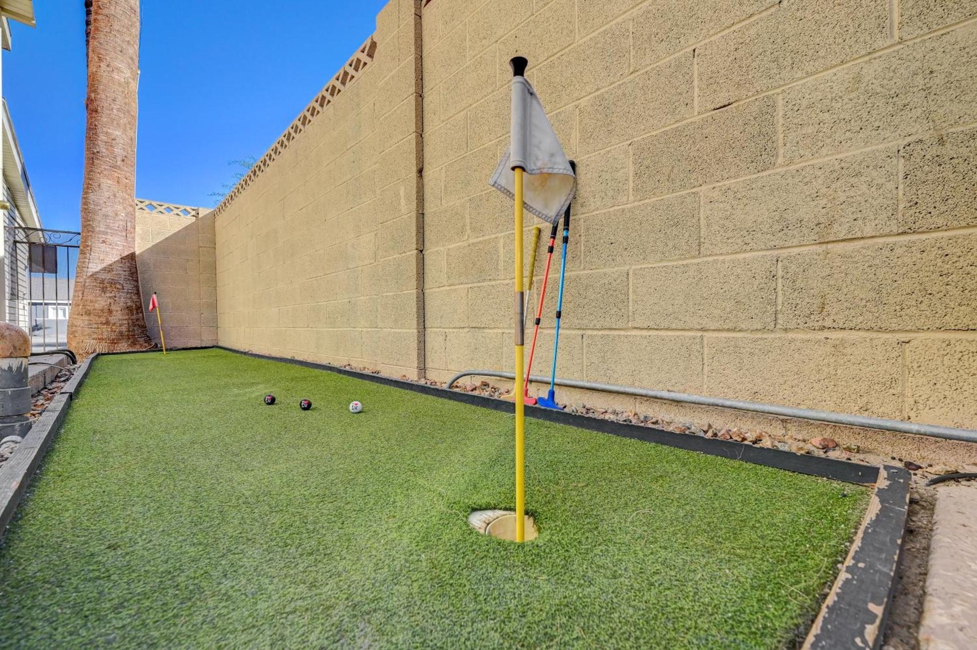 Large House, 15 Beds, Heated Pool, Hot Tub, Bbq, Close To Strip Villa *