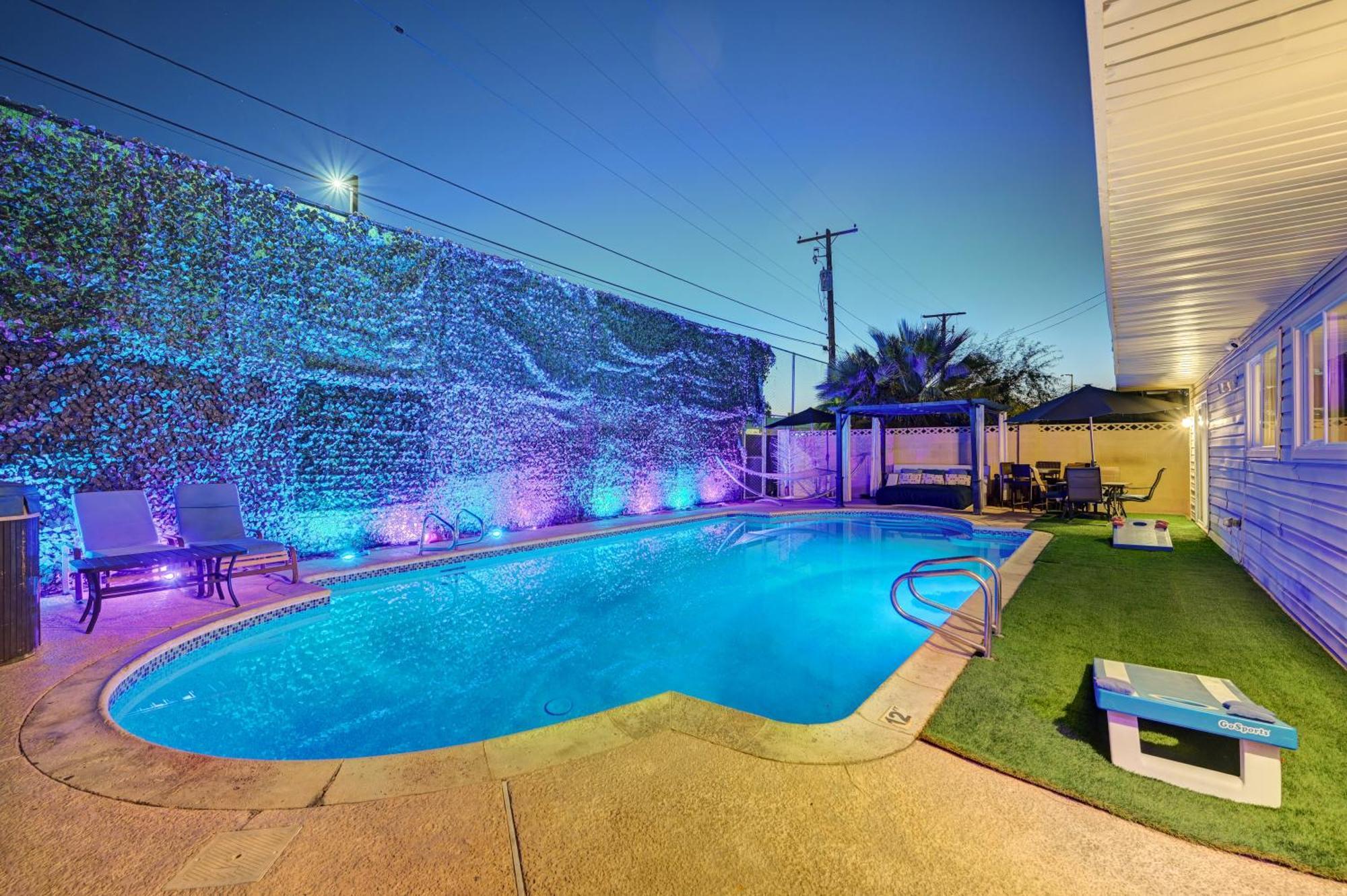 Villa Large House, 15 Beds, Heated Pool, Hot Tub, Bbq, Close To Strip *