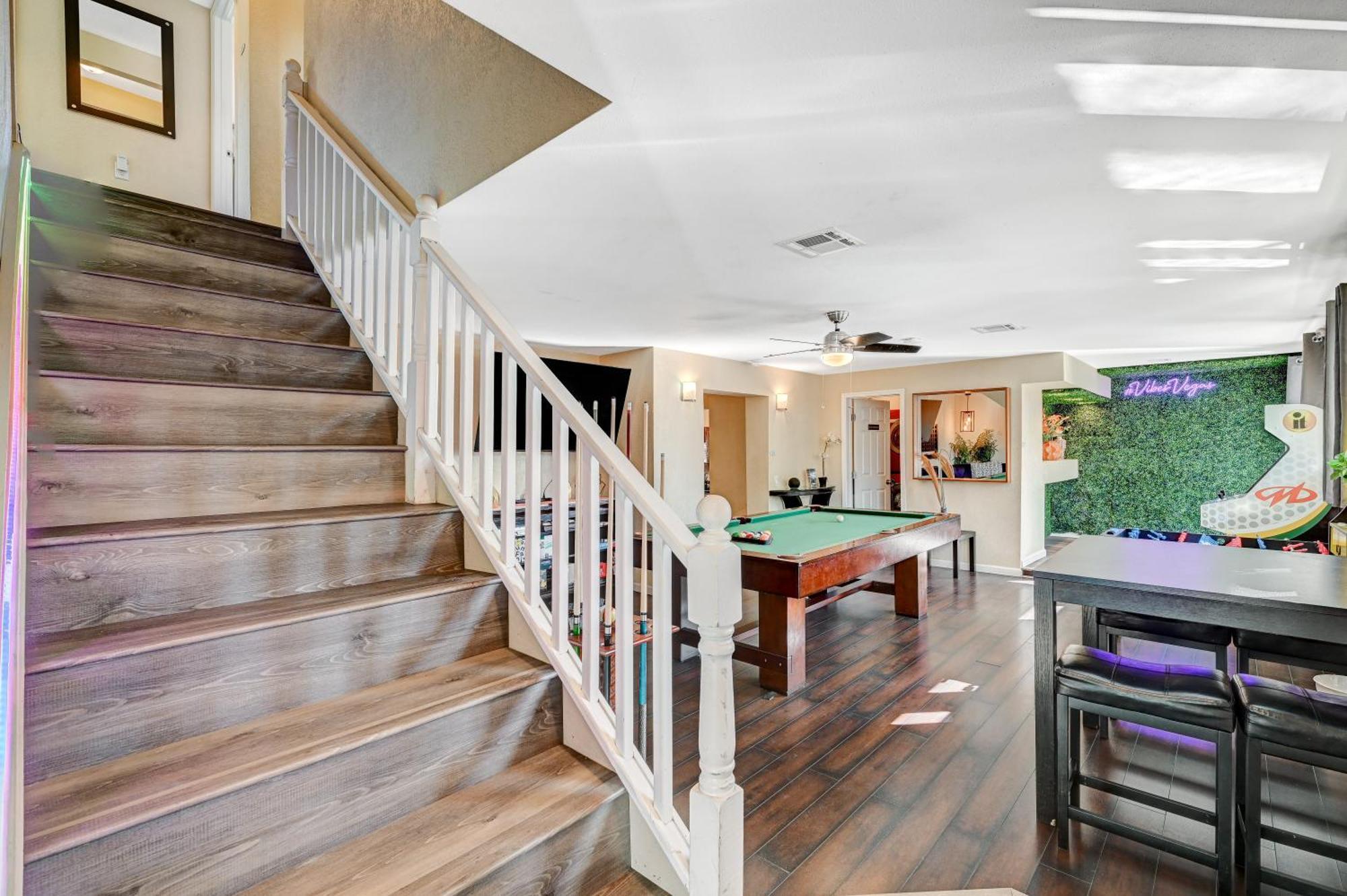 Large House, 15 Beds, Heated Pool, Hot Tub, Bbq, Close To Strip Las Vegas