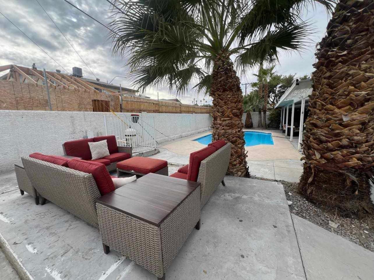 The Vegas Escape - Near The Airport/strip With Pool Holiday home Las Vegas