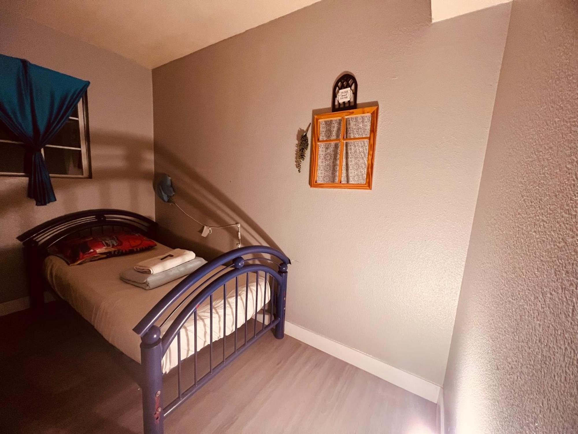 Vegas Simple Bed Share Las Vegas