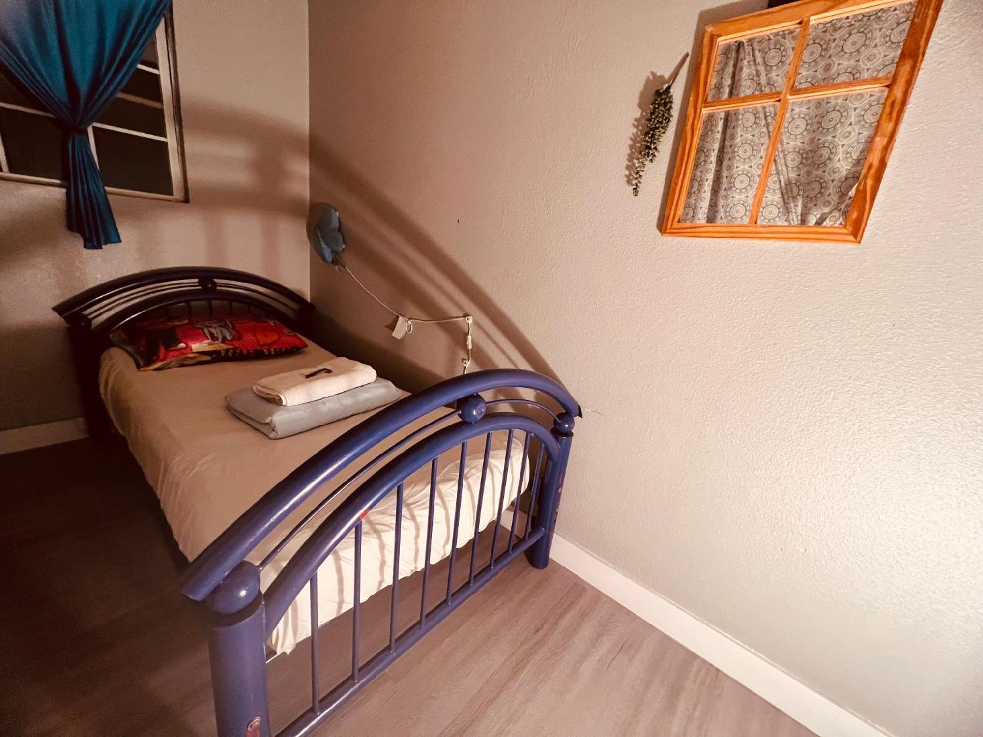 Homestay Vegas Simple Bed Share *