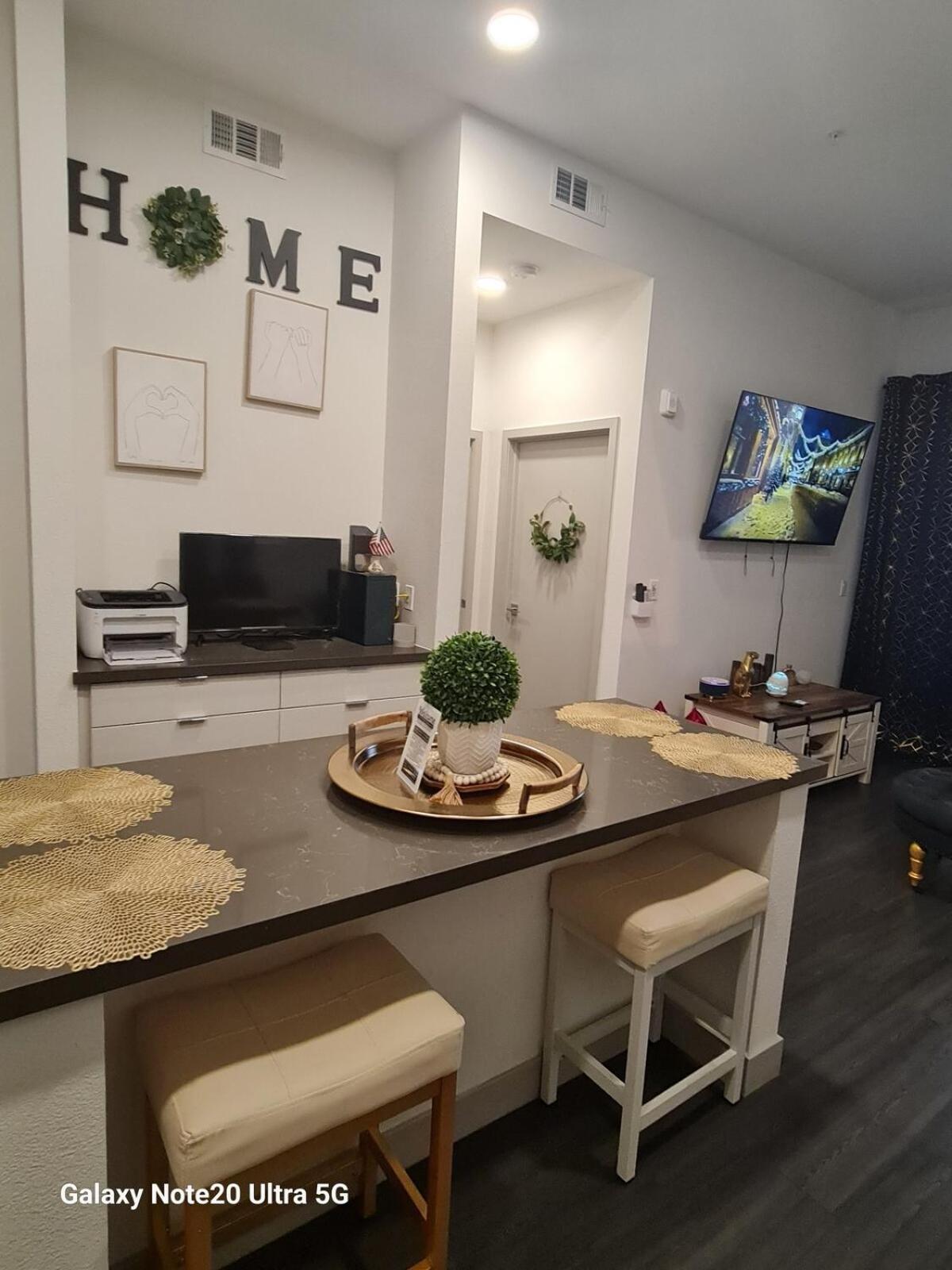Modern One Flat In The Beautiful Vegas *