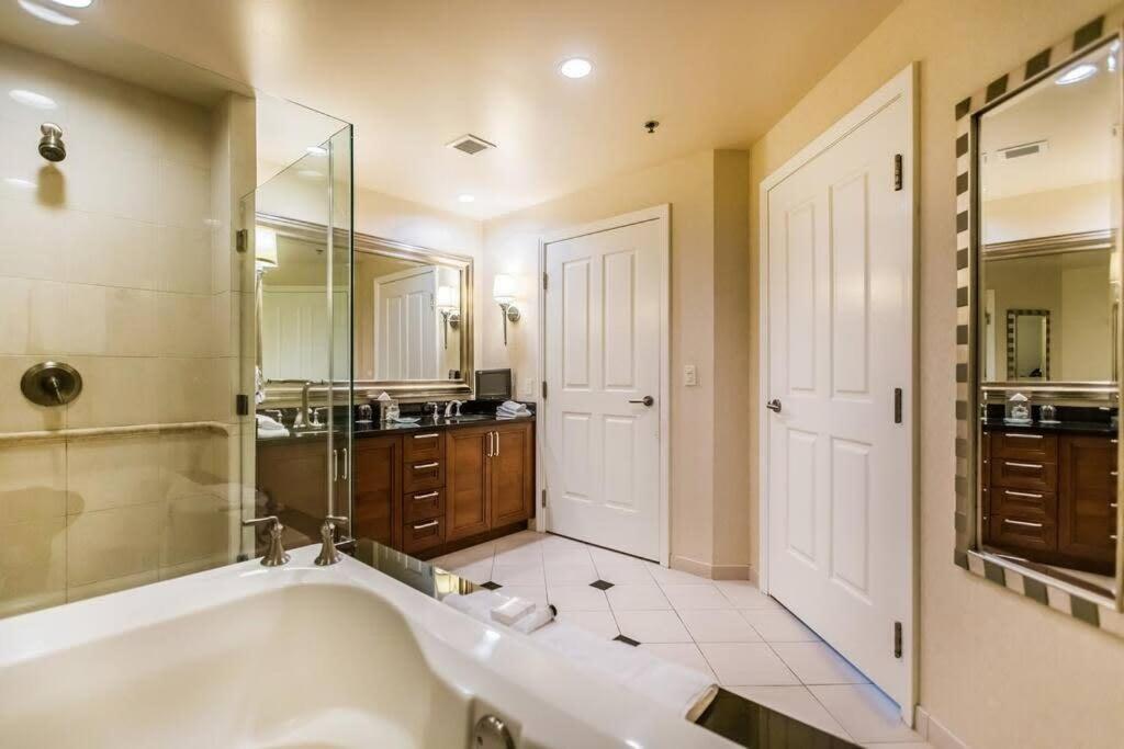 37th Floor Penthouse - No Fees - Strip View - Mgm 37807 Holiday home Las Vegas