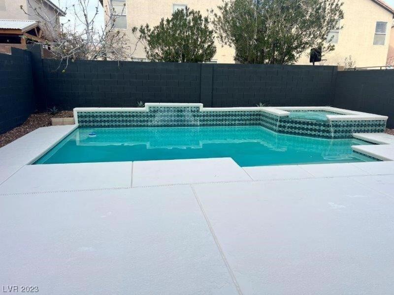 Beautiful Vegas With Pool *