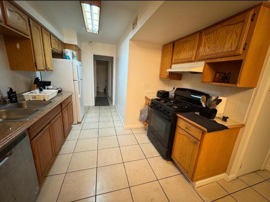 2 Mile Strip Homestay *