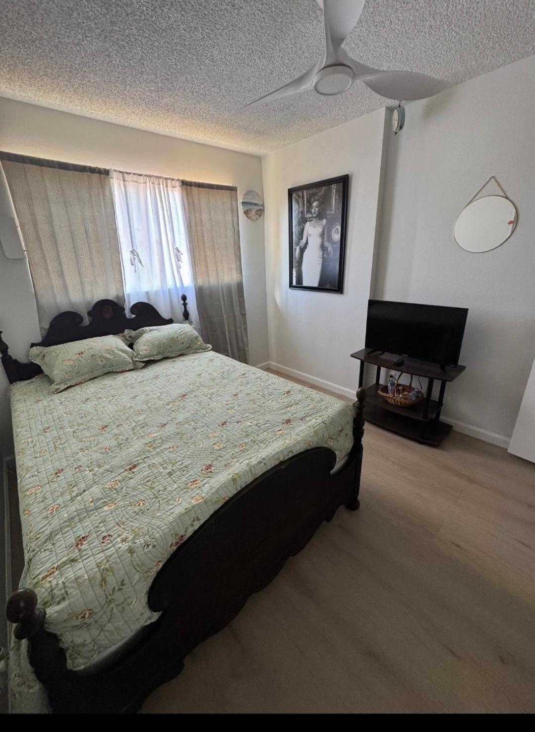 2 Mile Strip Homestay